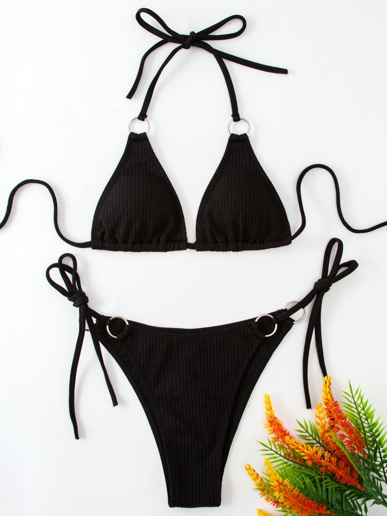 Conjunto de biquíni sexy de verão com amarração lateral e tanga estilo bandagem