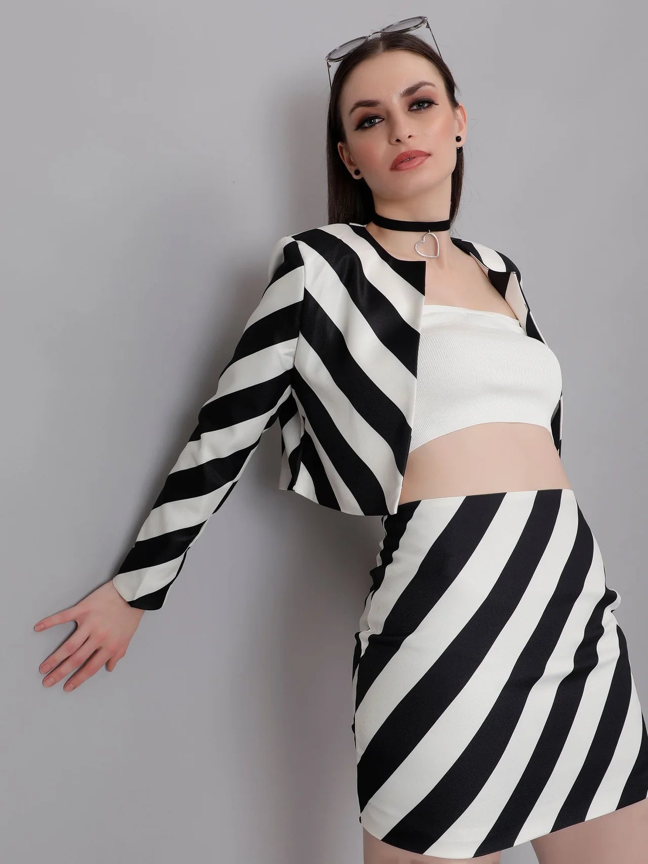 Striped Blazer and Skirt Set for Women – Stylish Two-Piece Outfit