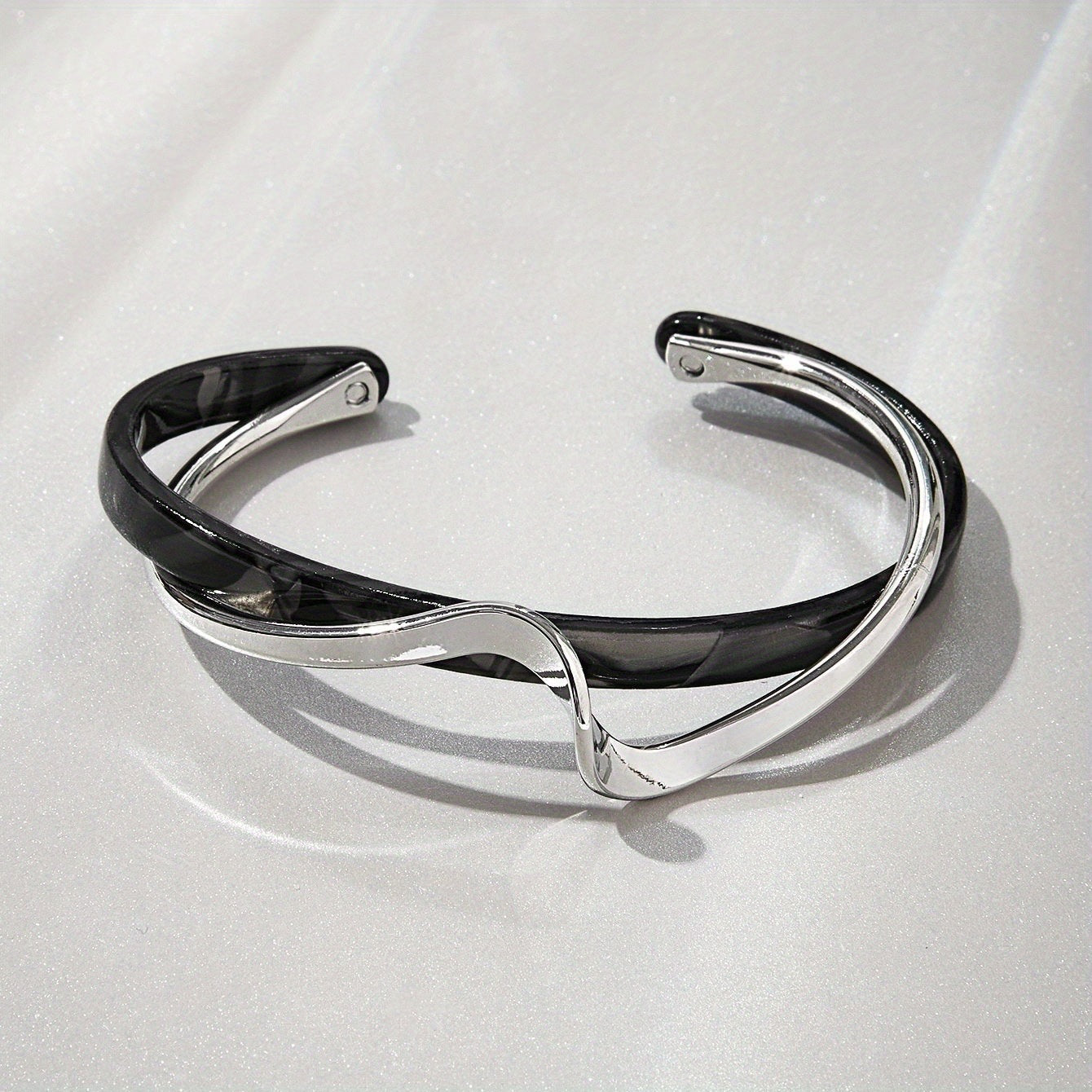 Pulseira de metal com placa de marisco branco para mulheres, abertura ajustável, 2 camadas, design leve, joias de luxo femininas, presentes