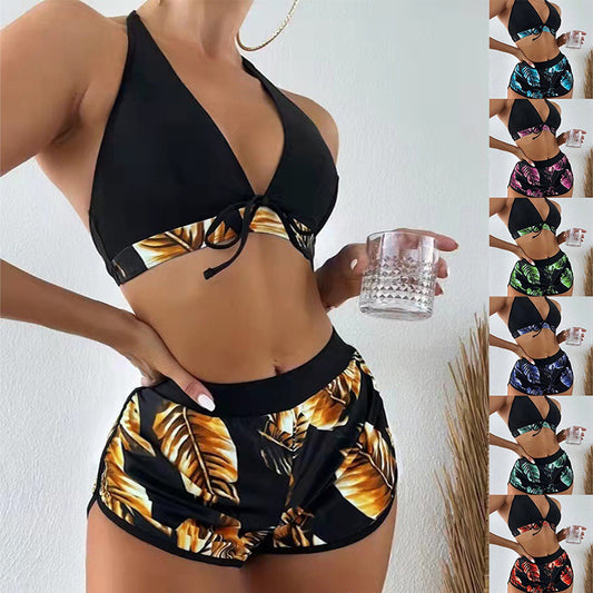 Biquíni com estampa de folhas e shorts 3 peças